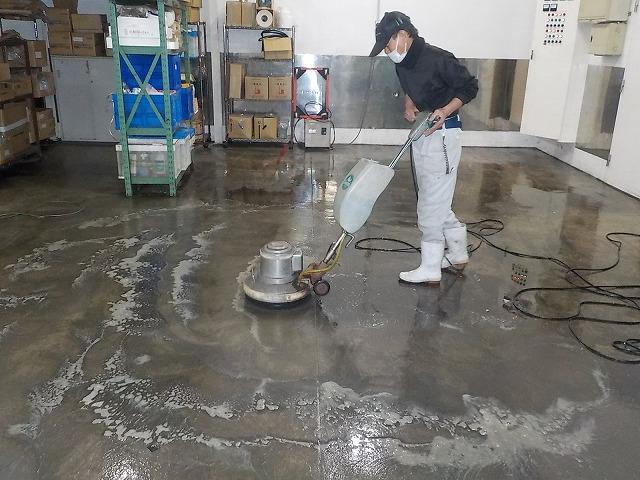 作業場の床面特別清掃